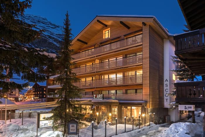 Haus-Ascot-Zermatt draussen